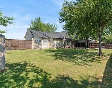 108 N Baker Street - Photo Thumbnail 4