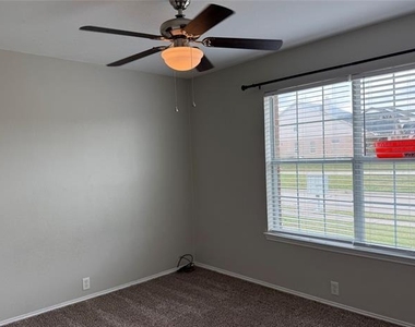 4514 Quail Run Road - Photo Thumbnail 4