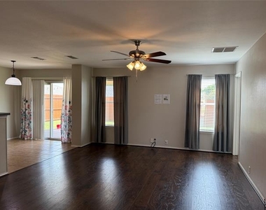 4514 Quail Run Road - Photo Thumbnail 11