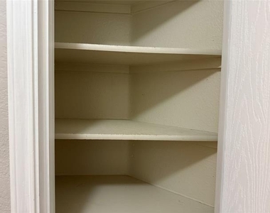 4514 Quail Run Road - Photo Thumbnail 8