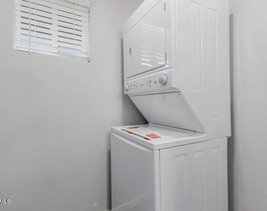 1222 W 4th Street - Photo Thumbnail 12
