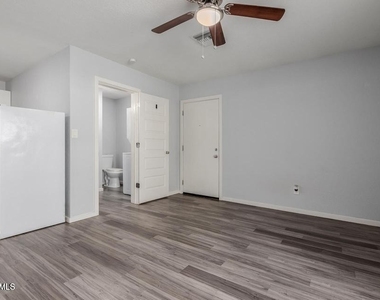 1222 W 4th Street - Photo Thumbnail 10