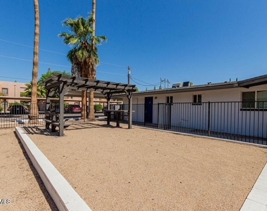 1222 W 4th Street - Photo Thumbnail 19