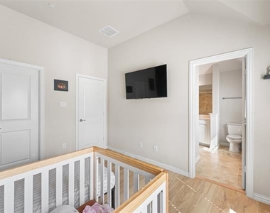 5628 Niagara - Photo Thumbnail 31