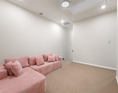 5628 Niagara - Photo Thumbnail 16