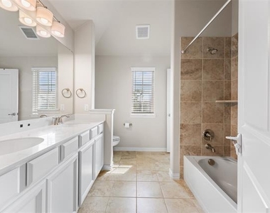 5628 Niagara - Photo Thumbnail 27