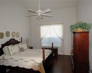7049 Van Gogh Drive - Photo Thumbnail 10