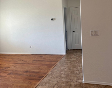 8783 W State Avenue - Photo Thumbnail 5