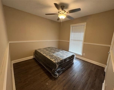 2000 Azalea Street - Photo Thumbnail 10