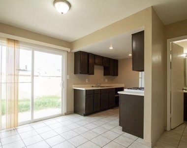 3840 N 43rd Avenue - Photo Thumbnail 7