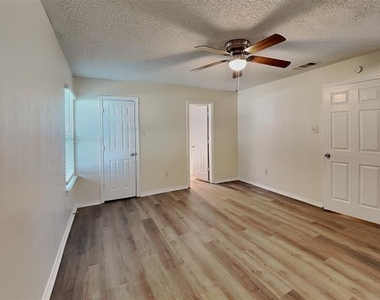 3405 Republic Drive - Photo Thumbnail 6