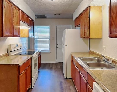 3405 Republic Drive - Photo Thumbnail 4