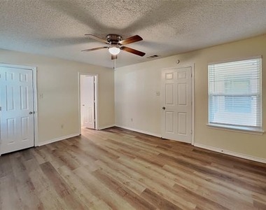 3405 Republic Drive - Photo Thumbnail 5