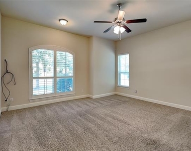 3006 Knightsbridge Lane - Photo Thumbnail 3
