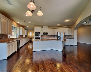 3006 Knightsbridge Lane - Photo Thumbnail 1