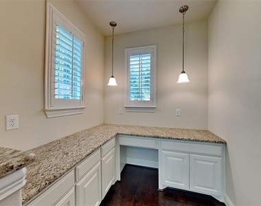 3006 Knightsbridge Lane - Photo Thumbnail 19