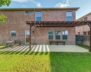 2112 Royal Acres Trail - Photo Thumbnail 20