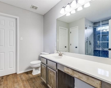 2112 Royal Acres Trail - Photo Thumbnail 18