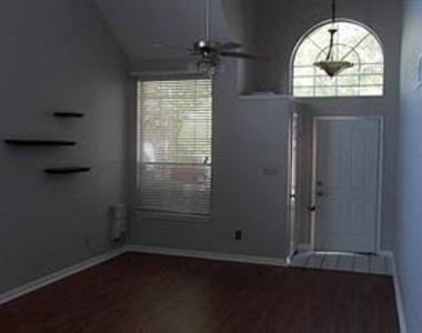 6717 Norway Court - Photo Thumbnail 2