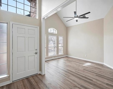 326 Saddle Tree Trail - Photo Thumbnail 3