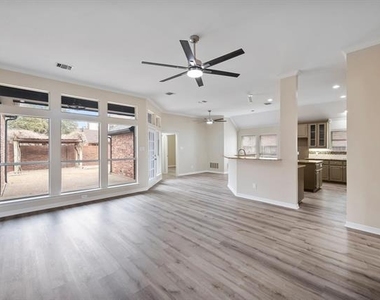 326 Saddle Tree Trail - Photo Thumbnail 10