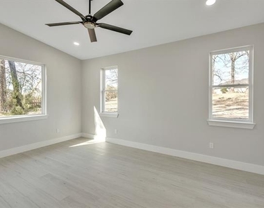 320 Splitrail Drive - Photo Thumbnail 21