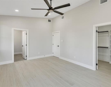 320 Splitrail Drive - Photo Thumbnail 14