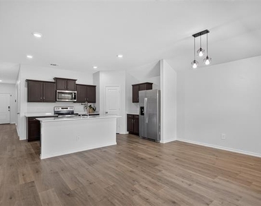 149 Boxwood Drive - Photo Thumbnail 5