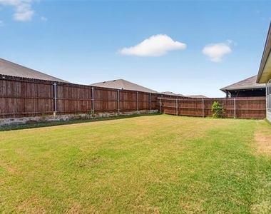 149 Boxwood Drive - Photo Thumbnail 19