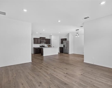 149 Boxwood Drive - Photo Thumbnail 6