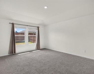 149 Boxwood Drive - Photo Thumbnail 8