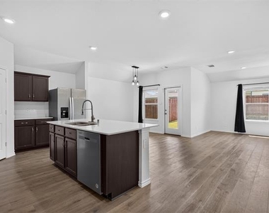 149 Boxwood Drive - Photo Thumbnail 2