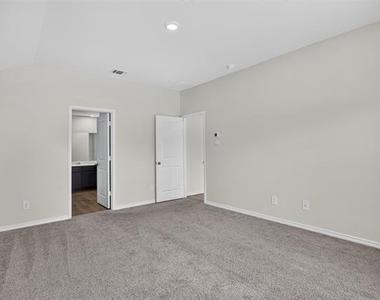 149 Boxwood Drive - Photo Thumbnail 9