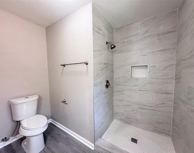 1228 Oak Drive - Photo Thumbnail 13