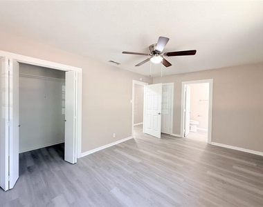 1228 Oak Drive - Photo Thumbnail 11