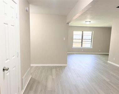 1228 Oak Drive - Photo Thumbnail 1