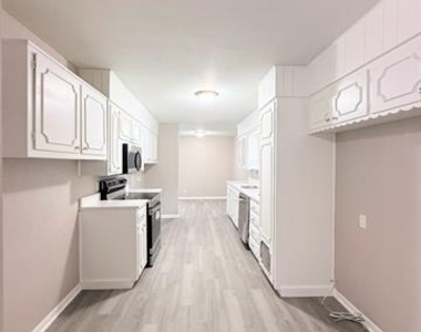 1228 Oak Drive - Photo Thumbnail 4