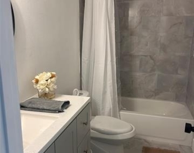 209 Kerby Street - Photo Thumbnail 7