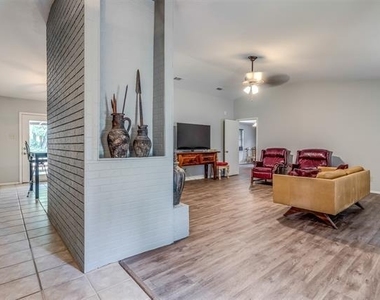 2221 N Mill Street - Photo Thumbnail 15