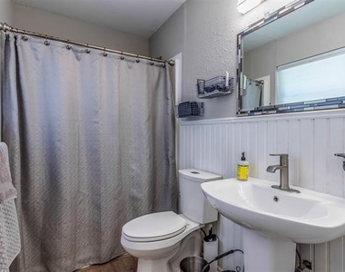 2221 N Mill Street - Photo Thumbnail 14