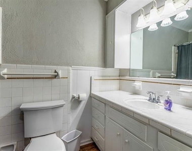 2221 N Mill Street - Photo Thumbnail 7