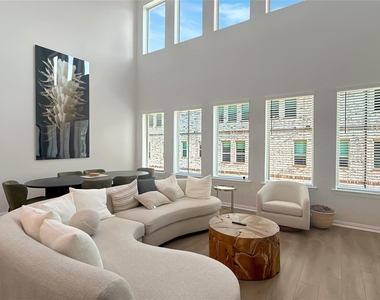 8277 Huron Peak Drive - Photo Thumbnail 11
