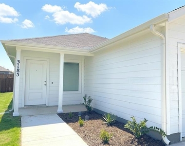 3185 Campeiro Avenue - Photo Thumbnail 1