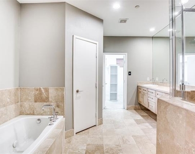 2411 N Hall Street - Photo Thumbnail 10