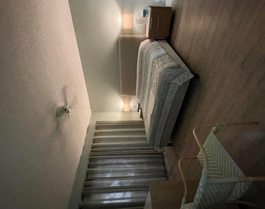 1210 Se Parkview Place - Photo Thumbnail 7