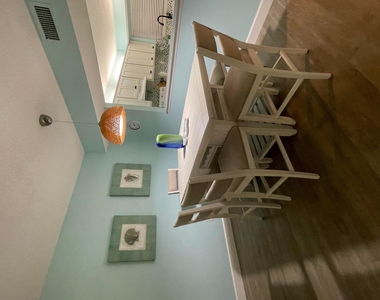 1210 Se Parkview Place - Photo Thumbnail 4