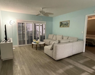 1210 Se Parkview Place - Photo Thumbnail 6