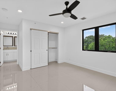 444 Nw 41st Street - Photo Thumbnail 12
