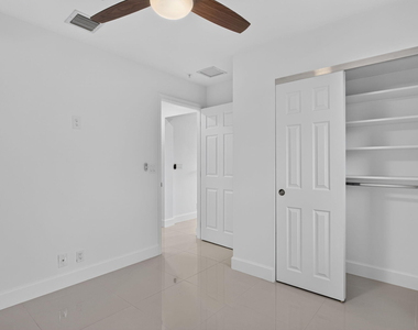 444 Nw 41st Street - Photo Thumbnail 6