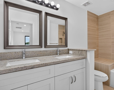 444 Nw 41st Street - Photo Thumbnail 13